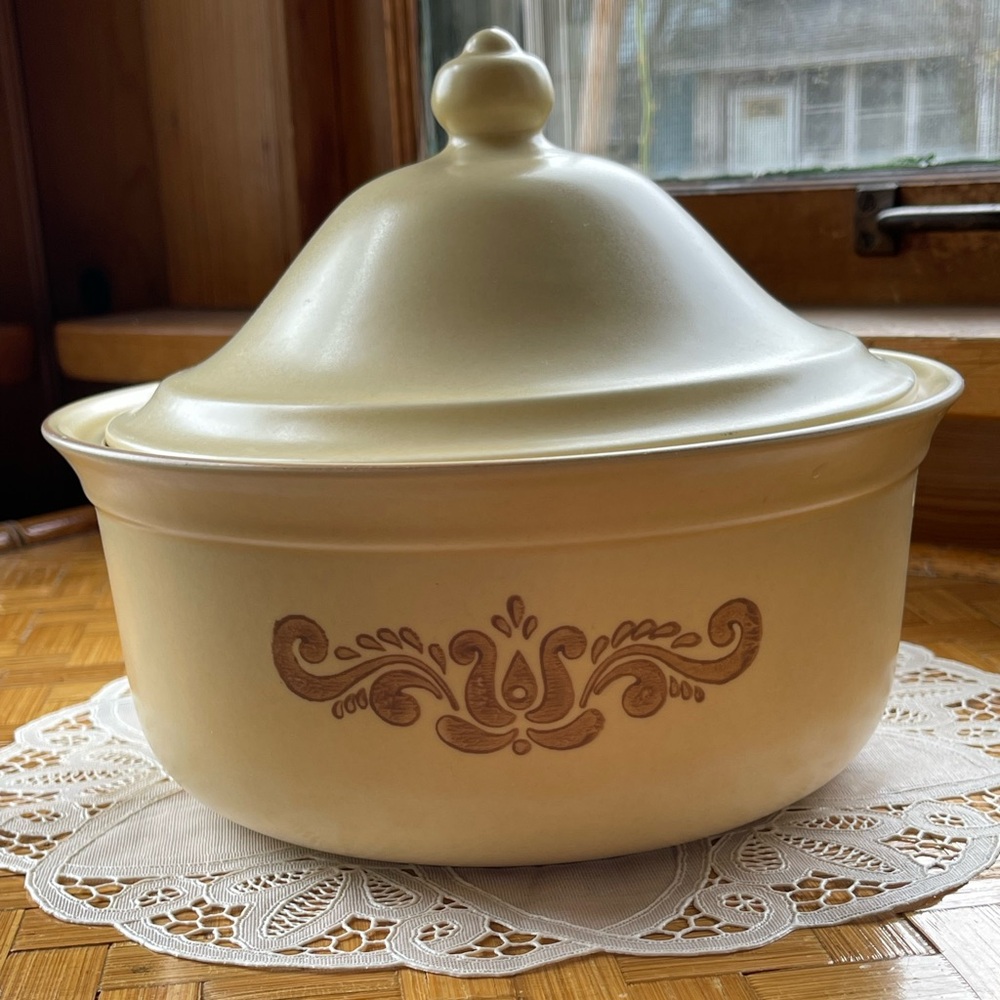 Pfaltzgraff casserole 2 quart #315 vintage